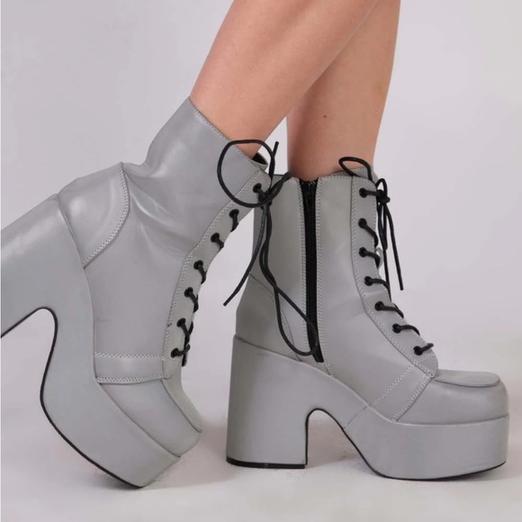 iHeartRaves Thunderbolt Silver Reflective Lace Up Boots - Picture 4 of 4